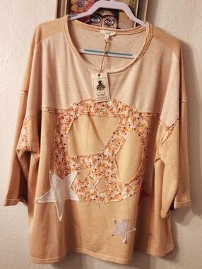 Easel Soft Peach Peace Sign Embroidered 3/4 Sleeve Top